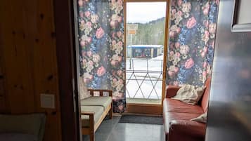 Camera Basic, bagno condiviso | Ferro/asse da stiro, culle/letti per bambini (gratuiti)