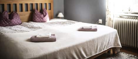 Dobbeltrom – comfort, 1 soverom, ikke-røyk, delt bad | Strykejern/-brett, barnesenger (inkludert) og reiseseng for barn