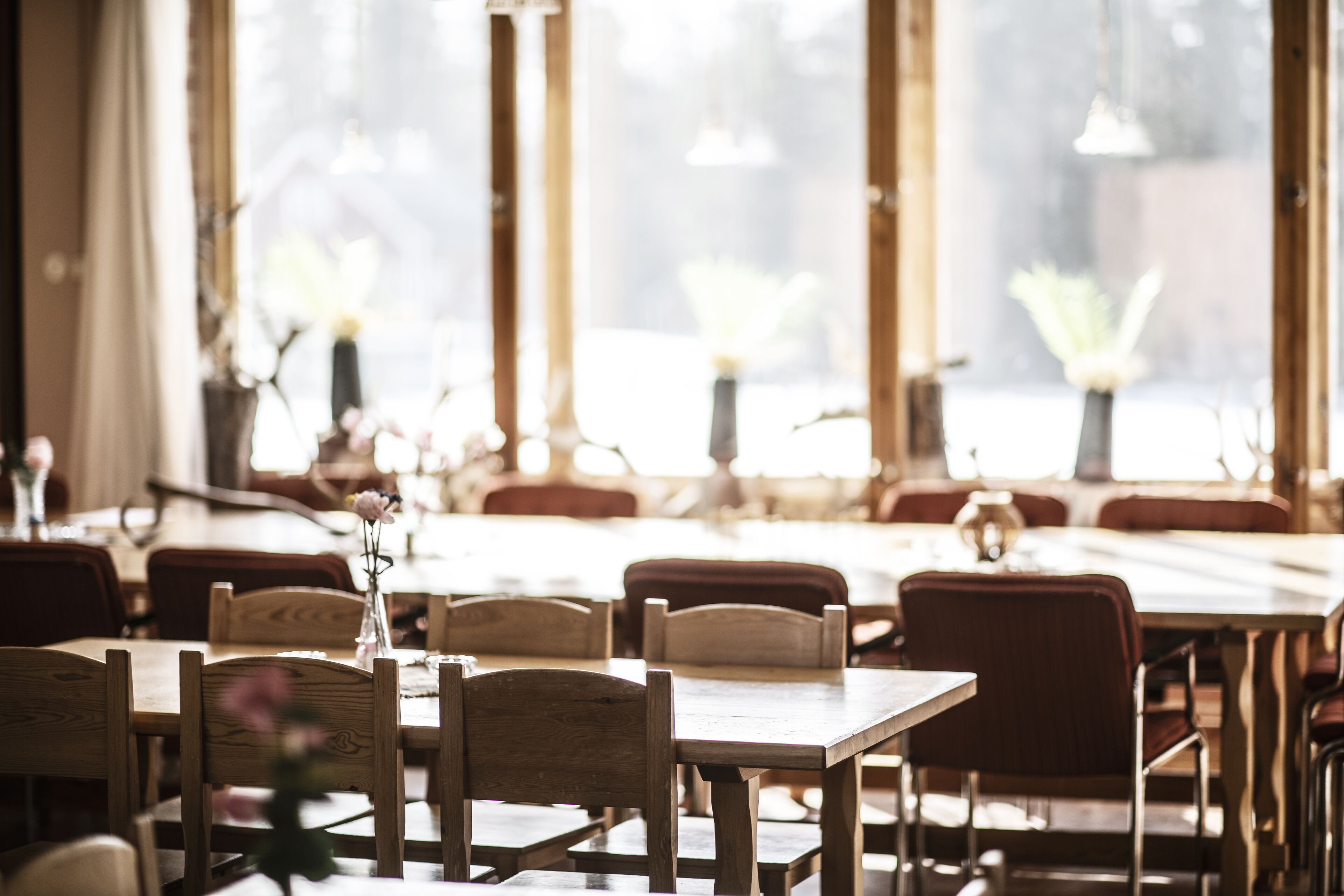 Breakfast, lunch and dinner served