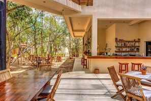 Outdoor dining - Ciex Tulum, Luxury Condo, Pvt patio & Amazing View (Tulum)