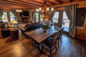 TV, fireplace, DVD player, books - Lake Front Cabin with Private Dock, Hot tub and Fire Pit (Topton)