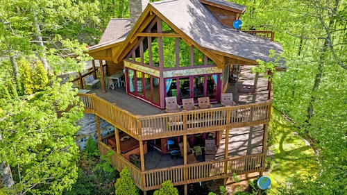 Moonshadow Stunning Lake View Cabin with Hot Tub, Fire Pit