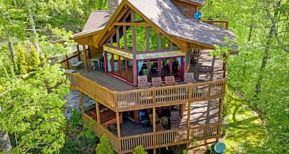 Moonshadow Stunning Lake View Cabin with Hot Tub, Fire Pit