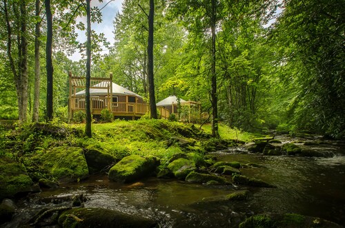 Otter Creek Yurt - Creekside Glamping w/ Private Hot Tub