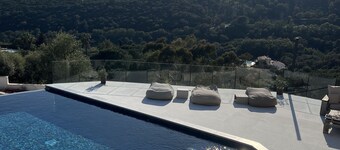 Contemporary villa with sea view in Cavalaire