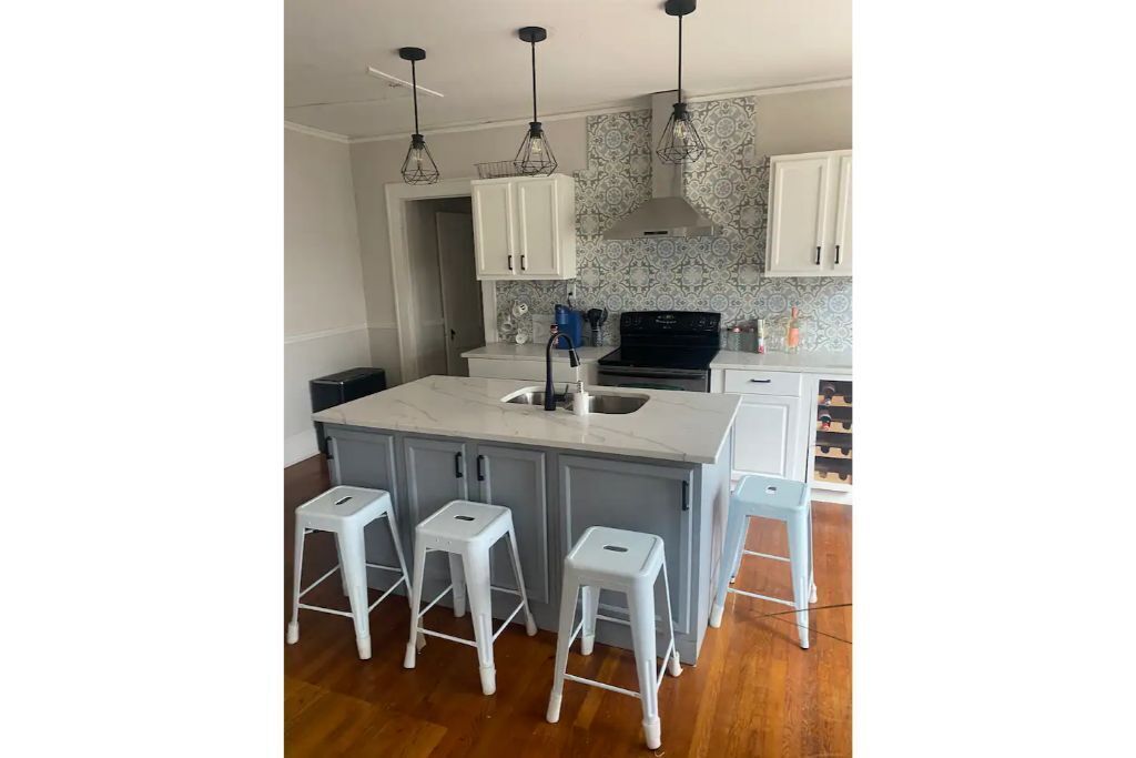 Mega Plex! 2 Locations/Sleeps24