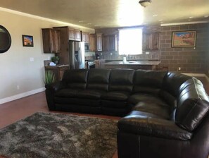 Smart TV - Bryce Canyon, Zion National Park A Six K (Panguitch)