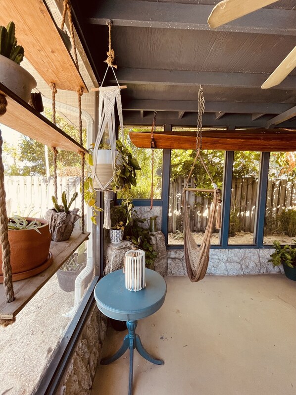 Terrace/patio - Beach-side home. lounge Pool, sleeps 8, walk to the beach! (Satellite Beach)