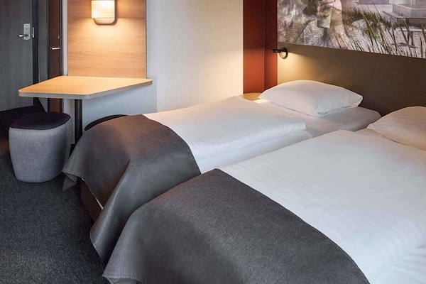 Standard Twin Room | Desk, laptop workspace, soundproofing, WiFi (free)