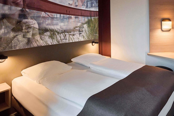 Chambre double | Bureau, espace de travail pour ordinateurs portables