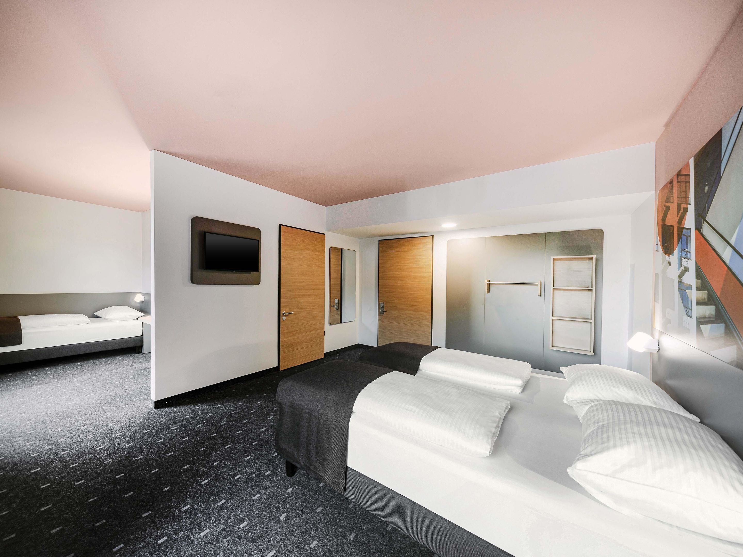 Bureau, espace de travail pour ordinateur portable