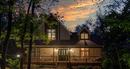 Relaxing Retreat with Hot Tub and Fire Pit