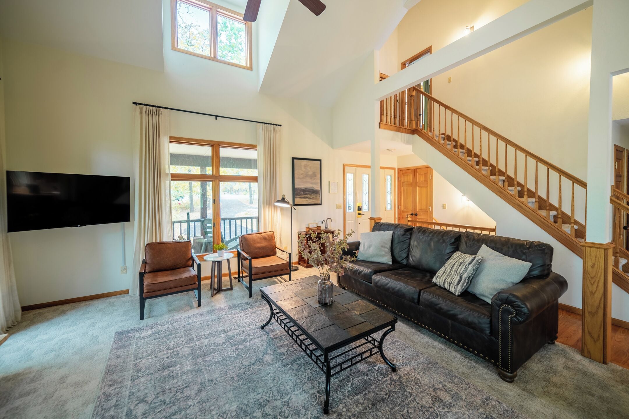 智能电视、壁炉、桌上足球