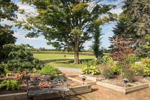 Property grounds - Private Country Home Near Wineries, 6 Bdrm, 4 ba, Hot Tub, Firepit & Billiards (Ithaca)