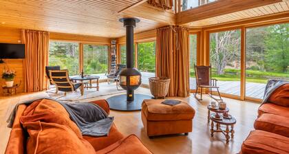 Baddengorm Lodge - a lodge that sleeps 10 guests in 5 bedrooms