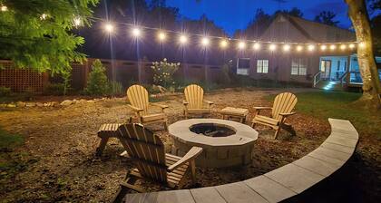 Lyles Peaceful Creekside Home: Hot Tub & Fire Pit