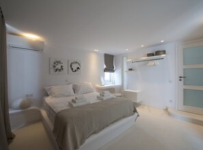 1 bedroom, iron/ironing board, WiFi, bed sheets - ISholidays Mykonos Suite Ruby (Tourlos)