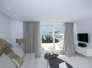 TV - ISholidays Mykonos Suite Ruby (Tourlos)