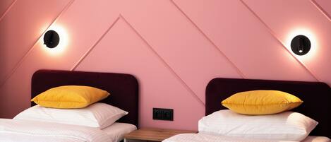 WiFi (free), bed sheets