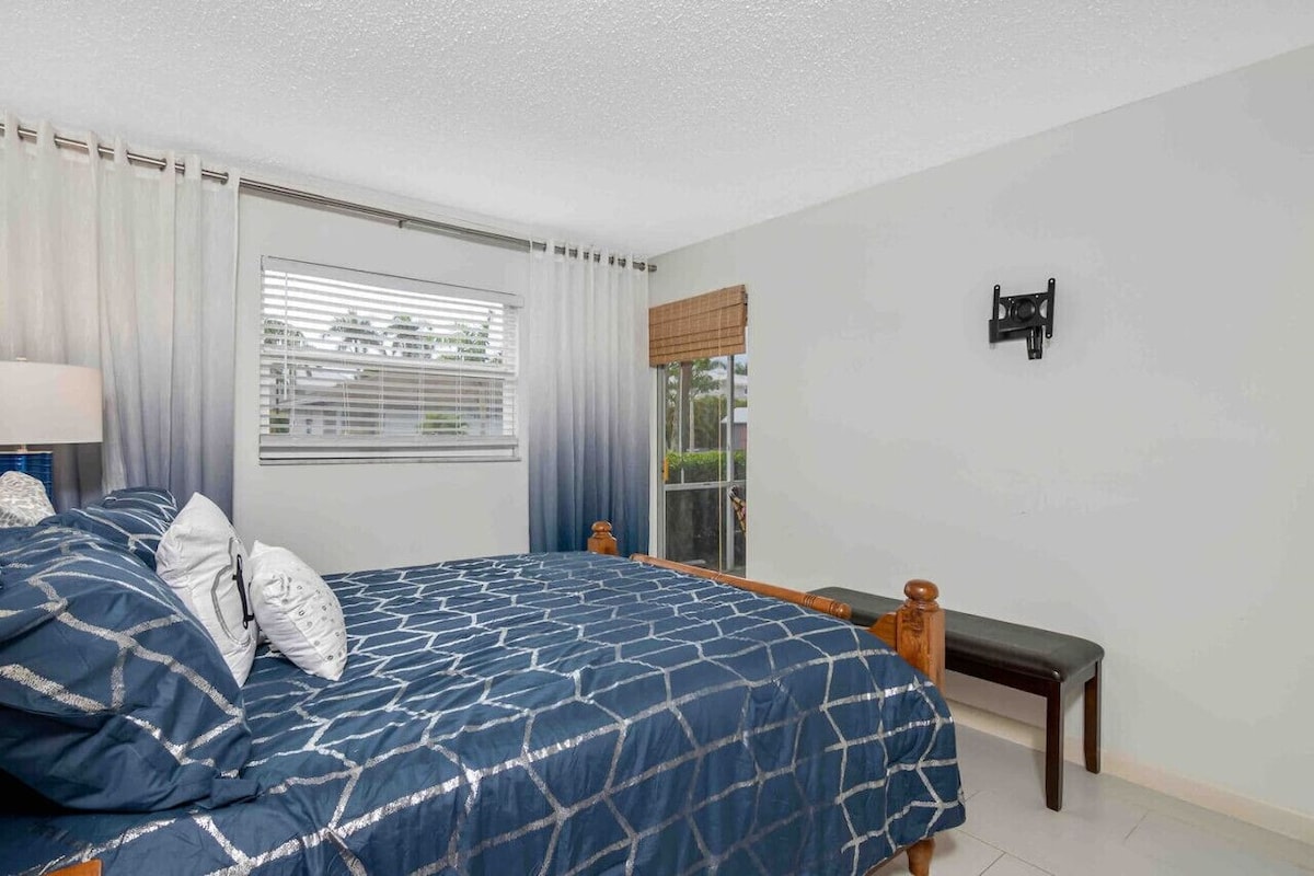 Photo 10 of OLDE NAPLES Beach Luxury