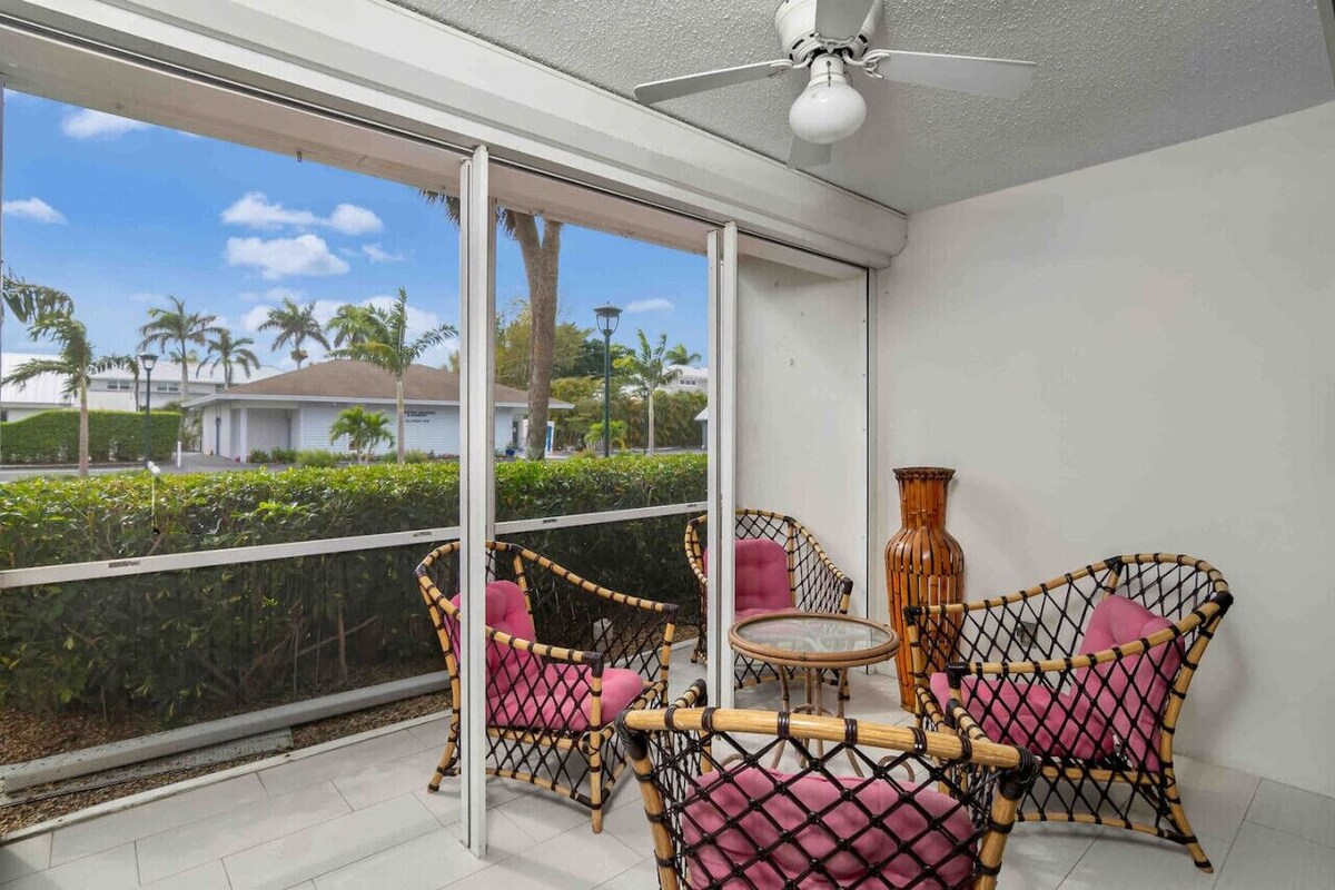 Photo 9 of OLDE NAPLES Beach Luxury
