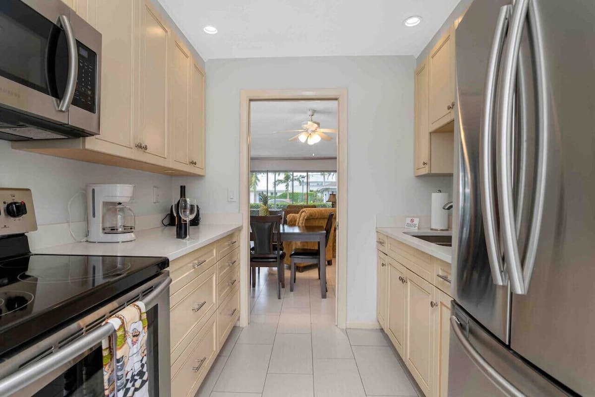 Photo 4 of OLDE NAPLES Beach Luxury