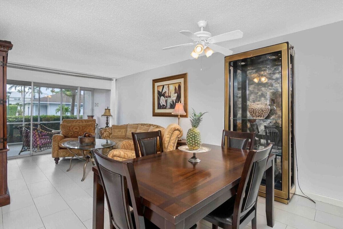 Photo 7 of OLDE NAPLES Beach Luxury