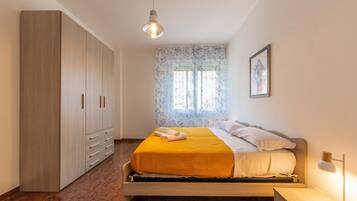 Huoneisto | 2 makuuhuonetta, ilmainen Wi-Fi, vuodevaatteet