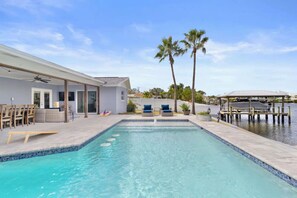 Pool - Apollo Beach Waterfront Pool Oasis (Apollo Beach)
