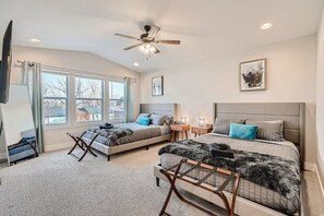 2 bedrooms, desk, iron/ironing board, travel cot - Stylish & Spacious Pet-Friendly Home 10 Mins to Downtown w/Garage & EV Charger! (Wheat Ridge)
