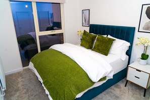 2 bedrooms, WiFi, bed sheets - Exquisite- stylish- luxurious (London)