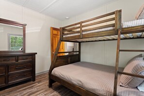 4 Schlafzimmer, kostenloses WLAN, Bettwäsche