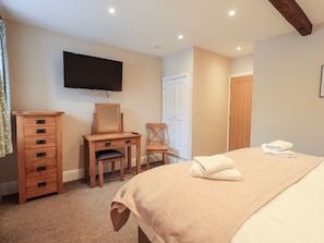 2 bedrooms, individually decorated, individually furnished, free WiFi