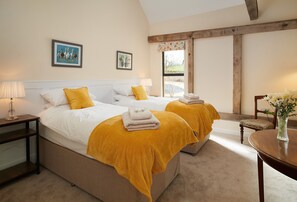 2 habitaciones, tabla de planchar con plancha, internet y ropa de cama 