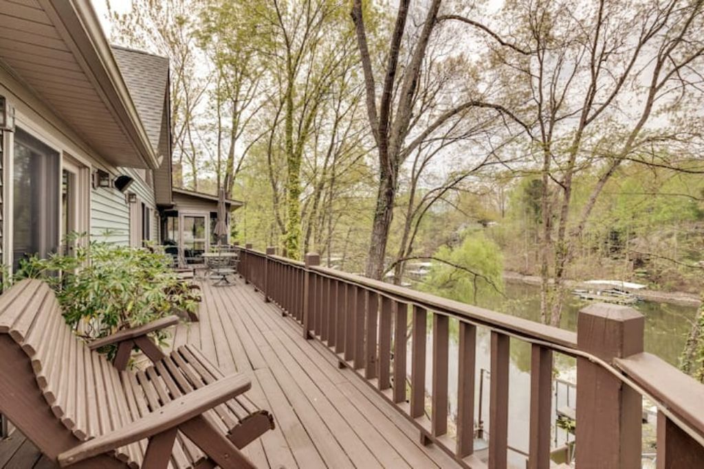 المنطقة المحيطة بالمنشأة