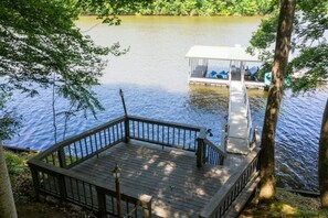 Property grounds - Water's Edge - Loved Tim's Ford Lakefront Home (Winchester)
