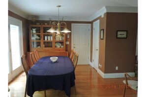 Dining - Ravine Retreat on beautiful Tim's Ford Lake (Winchester)