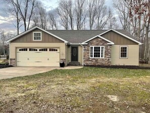 Exterior - Charming Hopkins Hideaway at Tims Ford Lake (Winchester)