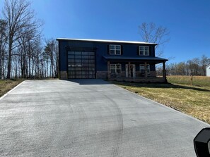 Exterior - Beautiful NEW 4br 3 ba Barndaminium on Lake Cumberland (Russell Springs)