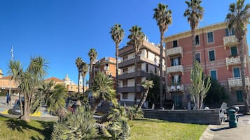 Esterni