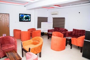 Poolside bar - E-Gold Luxury Hotel (Abuja)