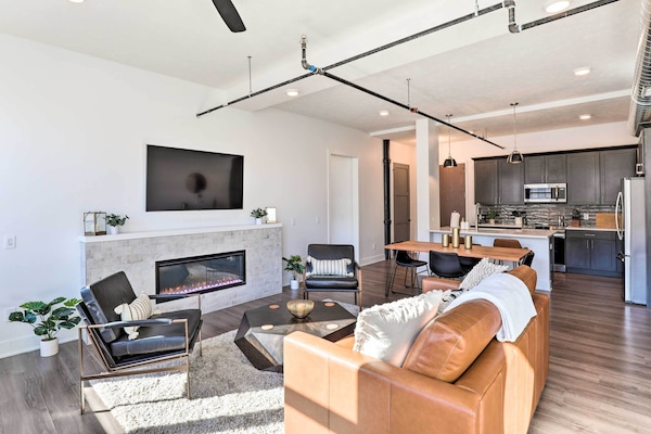 Lincoln Vacation Rental | 1BR | 1BA | 977 Sq Ft | Step-Free Access (Elevator)