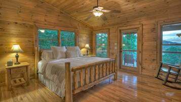 3 bedrooms, desk, iron/ironing board, WiFi