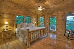 3 bedrooms, desk, iron/ironing board, WiFi