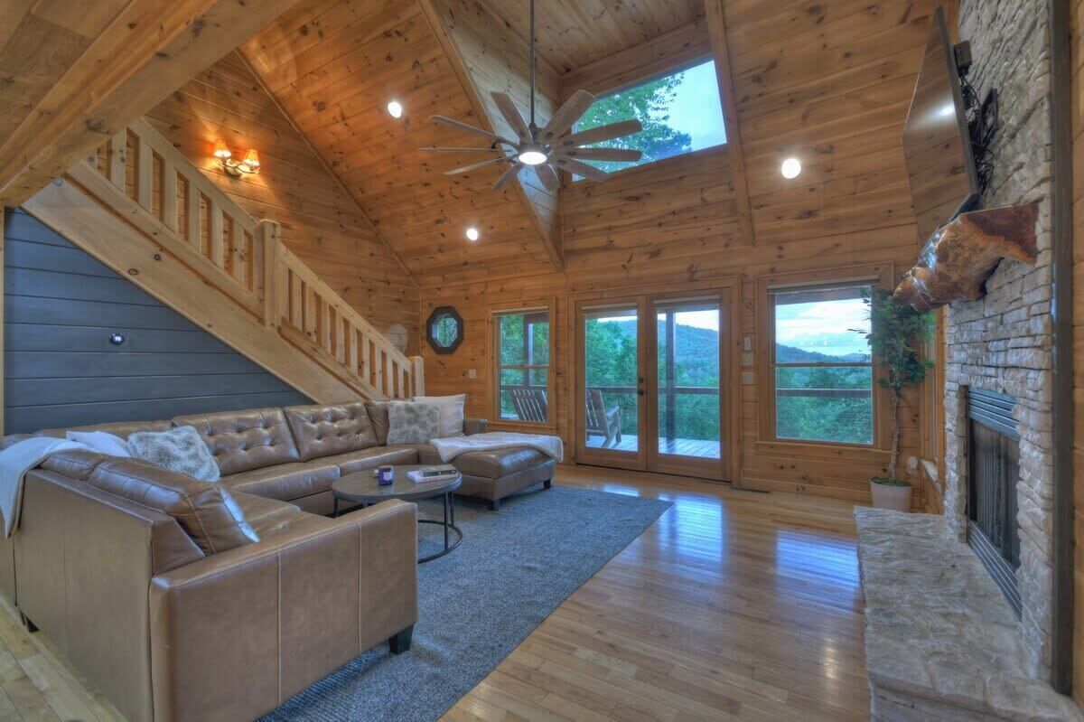 TV, fireplace, offices