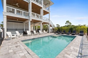 A heated pool - A Weekend at Billys: 5 Bedrooms, Private Pool, Pet Friendly, Plantation! (St. George Island)