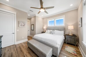5 bedrooms, iron/ironing board, free WiFi, bed sheets - 4th of July week now available as a Friday or Saturday check in! (St. George Island)