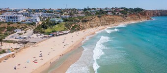 Modern villa near beach [75]