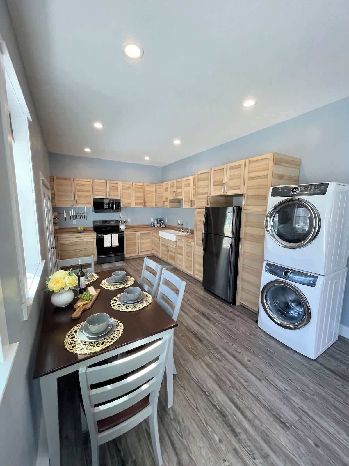 Refrigerador, microondas, horno, placa de cocina
