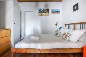 3 chambres, fer et planche Ă repasser, Wi-Fi, draps fournis
